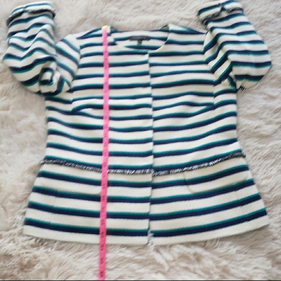 EUC Talbots Fully lined.. size 8 blazer. White/blue/green - Picture 16 of 16